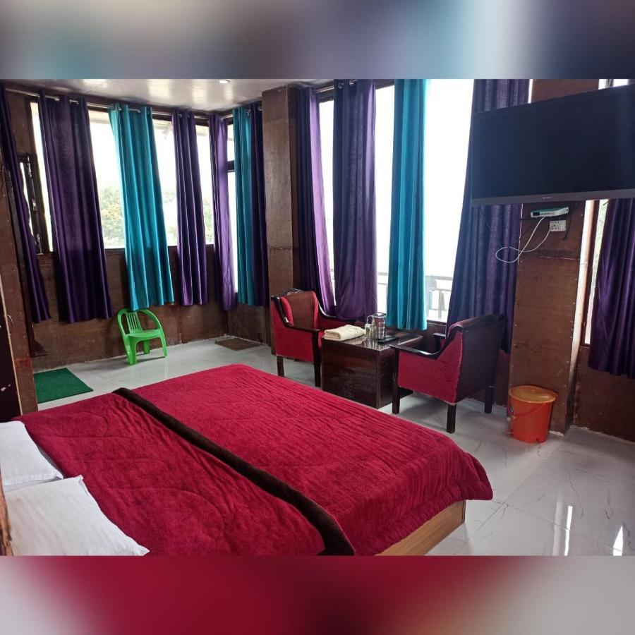 Silver Dew Resorts And Restaurant Dhanaulti Eksteriør billede