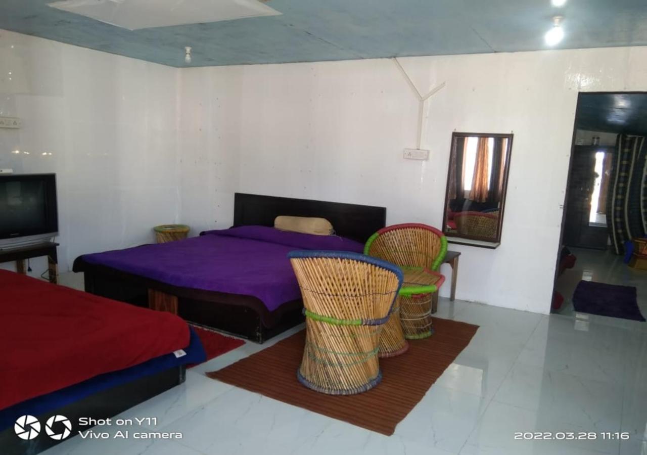 Silver Dew Resorts And Restaurant Dhanaulti Eksteriør billede