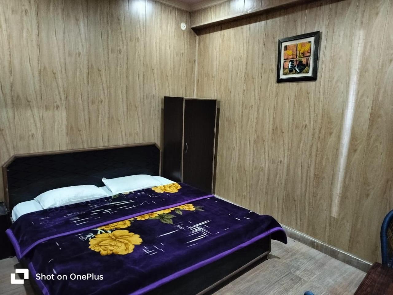Silver Dew Resorts And Restaurant Dhanaulti Eksteriør billede