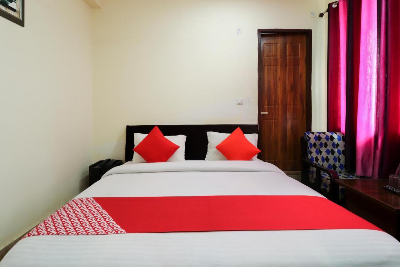 Silver Dew Resorts And Restaurant Dhanaulti Eksteriør billede