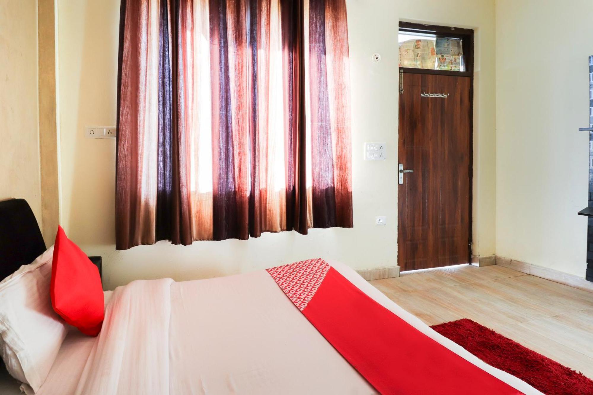 Silver Dew Resorts And Restaurant Dhanaulti Eksteriør billede