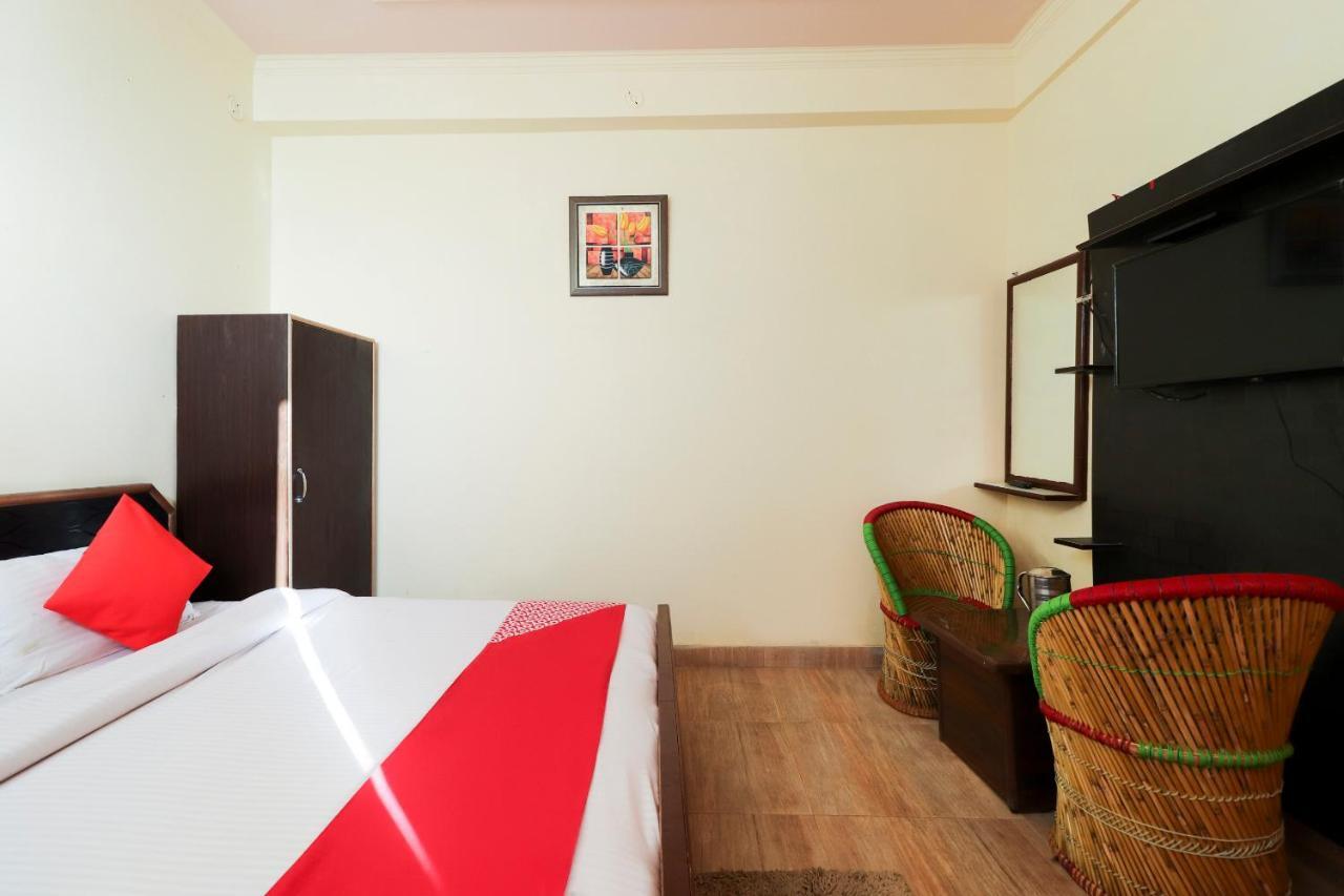 Silver Dew Resorts And Restaurant Dhanaulti Eksteriør billede