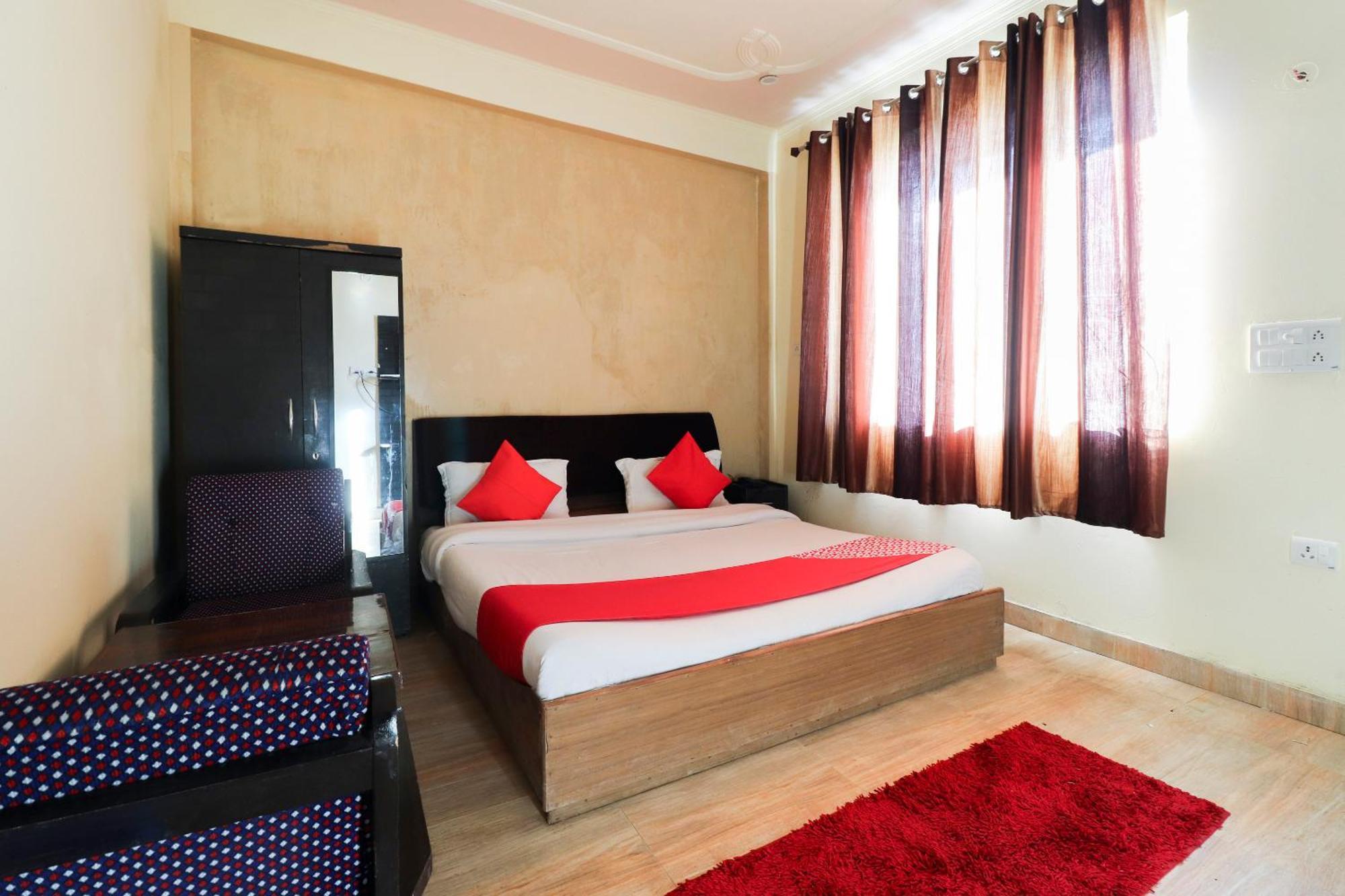 Silver Dew Resorts And Restaurant Dhanaulti Eksteriør billede