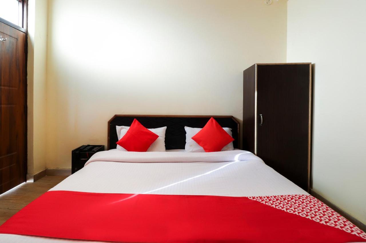 Silver Dew Resorts And Restaurant Dhanaulti Eksteriør billede
