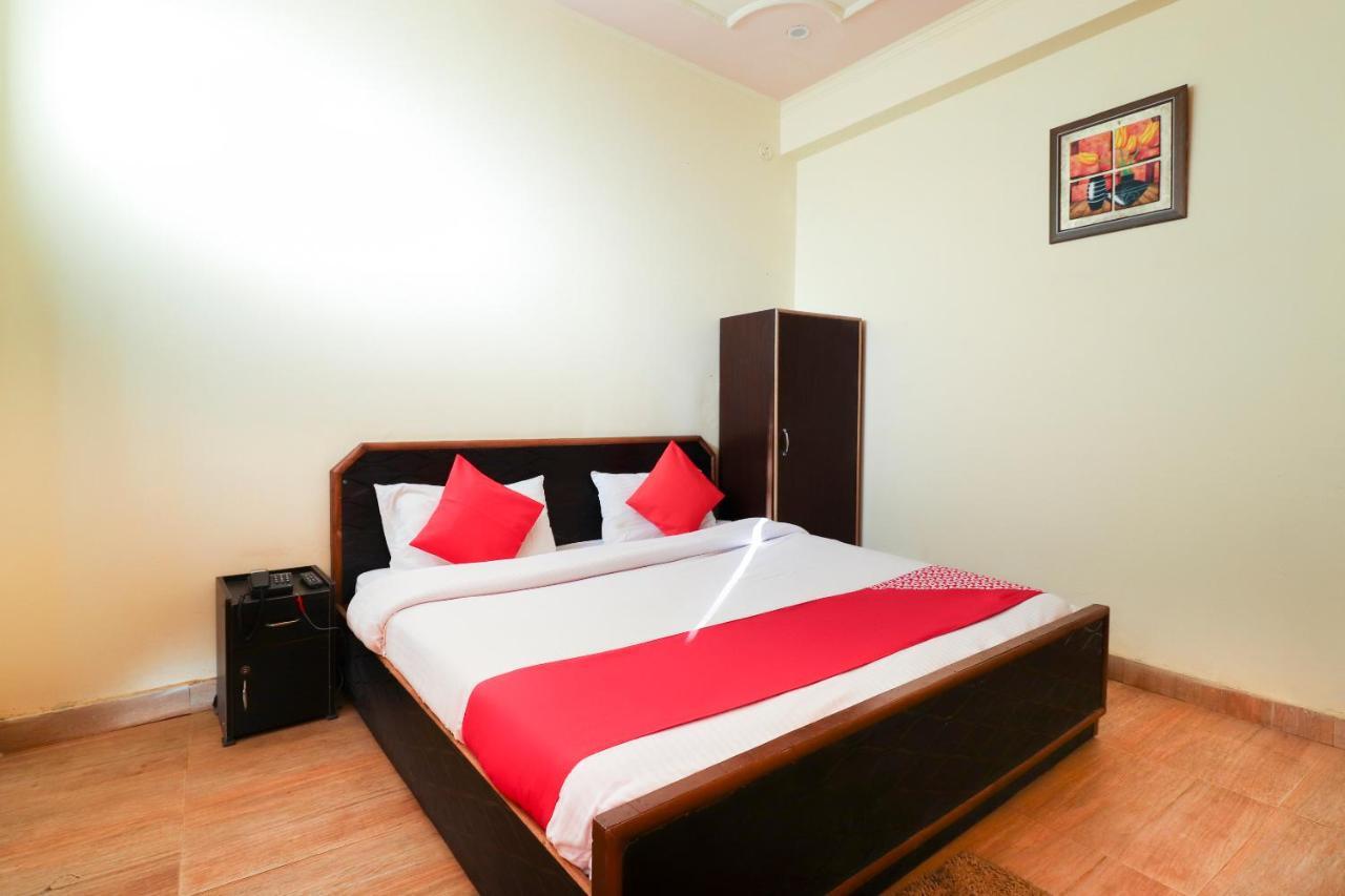 Silver Dew Resorts And Restaurant Dhanaulti Eksteriør billede