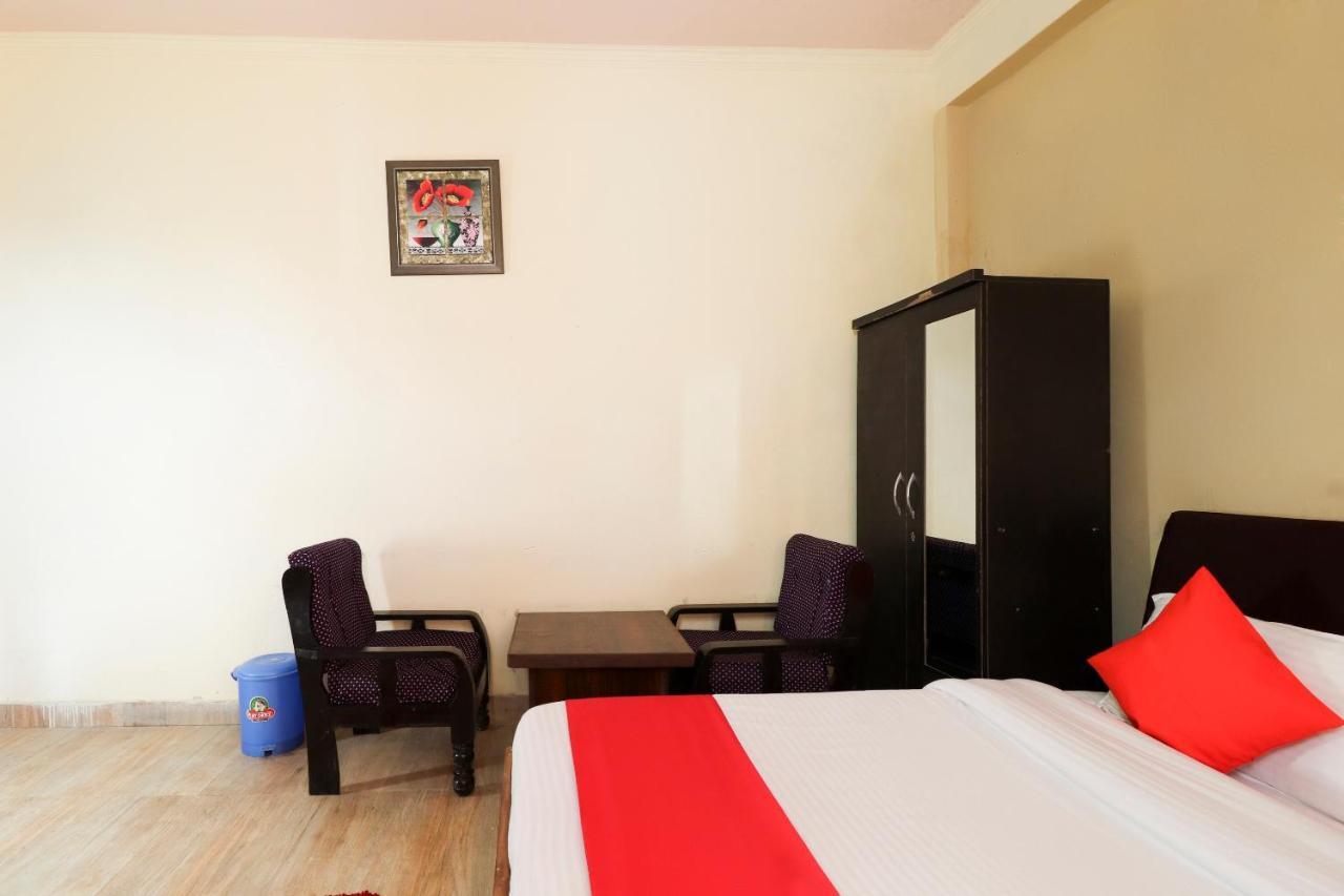 Silver Dew Resorts And Restaurant Dhanaulti Eksteriør billede