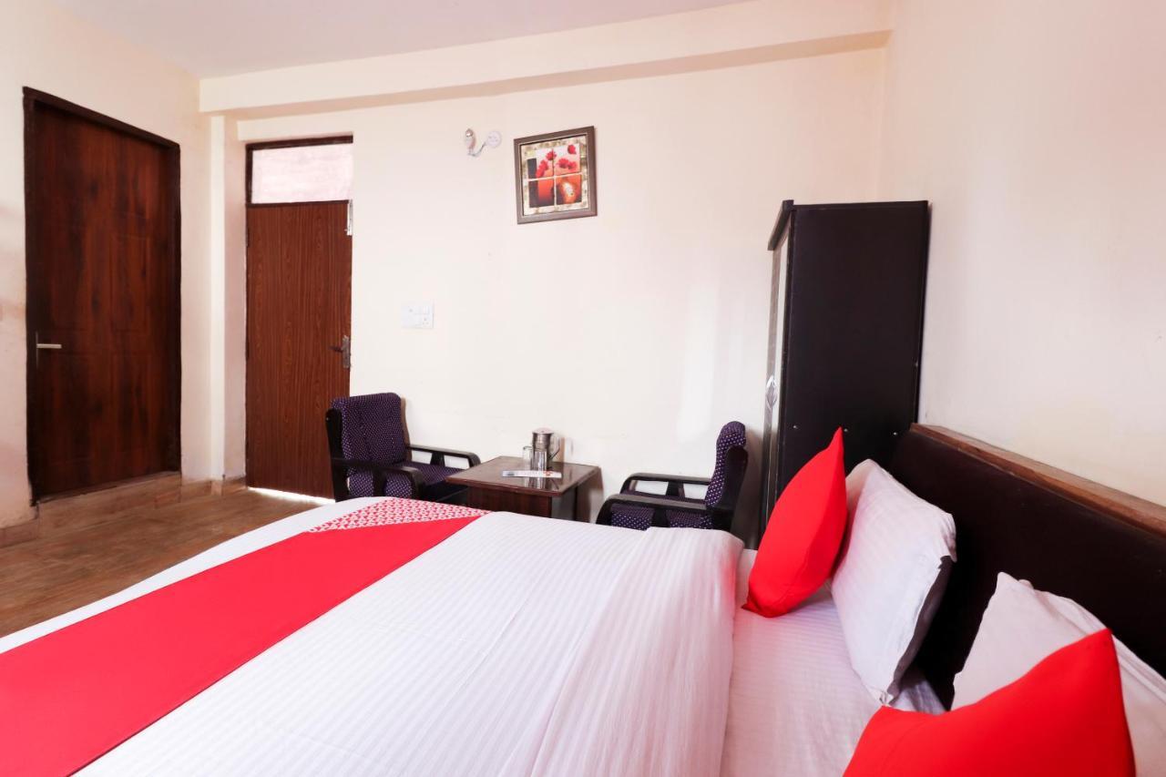 Silver Dew Resorts And Restaurant Dhanaulti Eksteriør billede