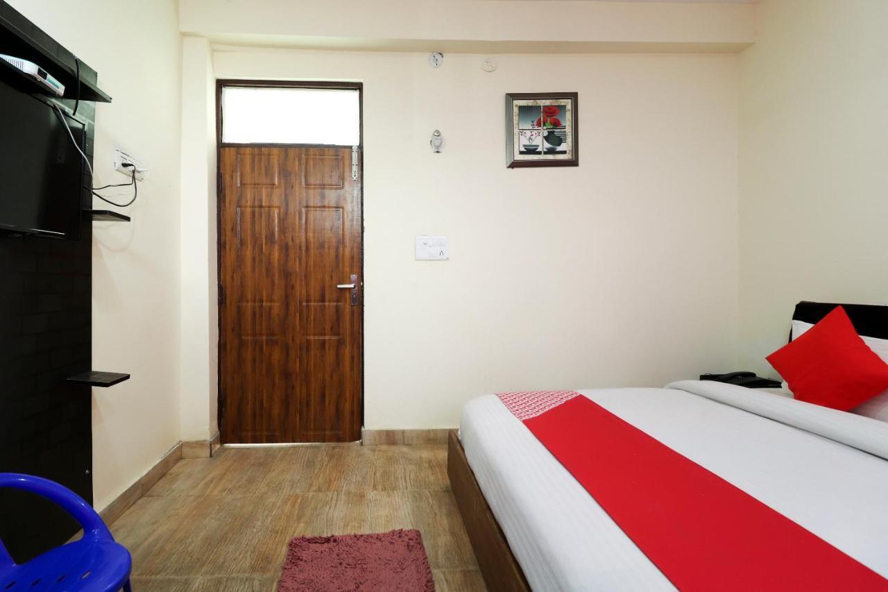 Silver Dew Resorts And Restaurant Dhanaulti Eksteriør billede